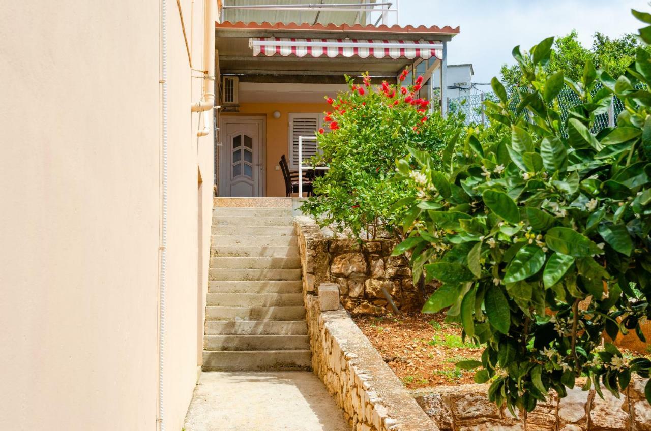 Apartments Daniela Zavalatica Εξωτερικό φωτογραφία